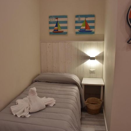 B&B Marina Blu Giardini Naxos Exteriör bild