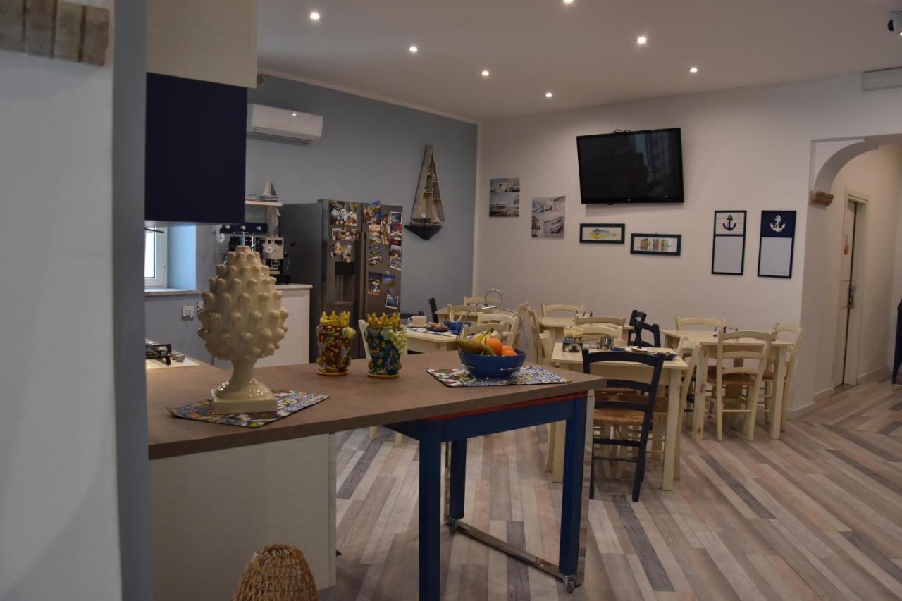 B&B Marina Blu Giardini Naxos Exteriör bild