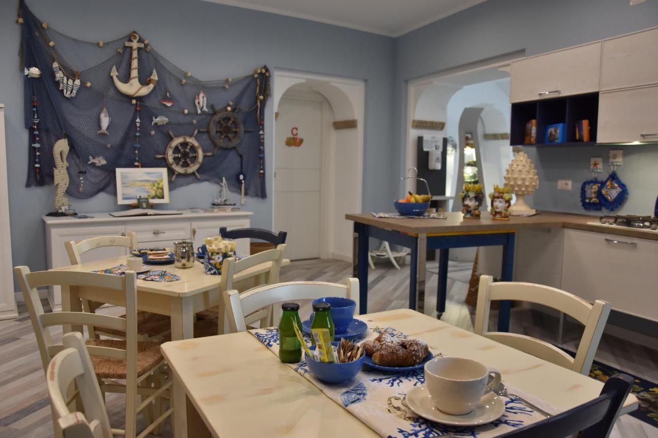 B&B Marina Blu Giardini Naxos Exteriör bild